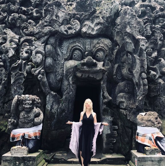 Meet your Posher, Qiqi - Picture 1 of 1